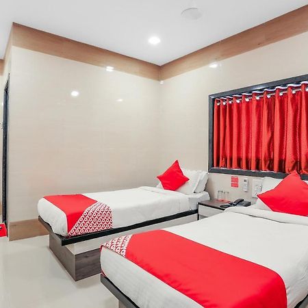Oyo 10697 Hotel Suraj Inn Surate Extérieur photo